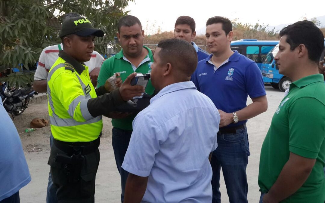 Unidad De Tránsito Amonestó Cinco Conductores Por Ofrecer Mal Servicio