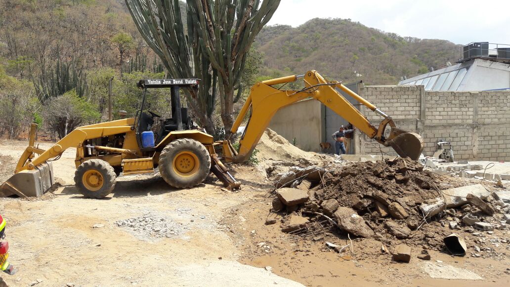 Distrito Inmovilizó Retro Excavadora En El Parque Dumbira De Taganga