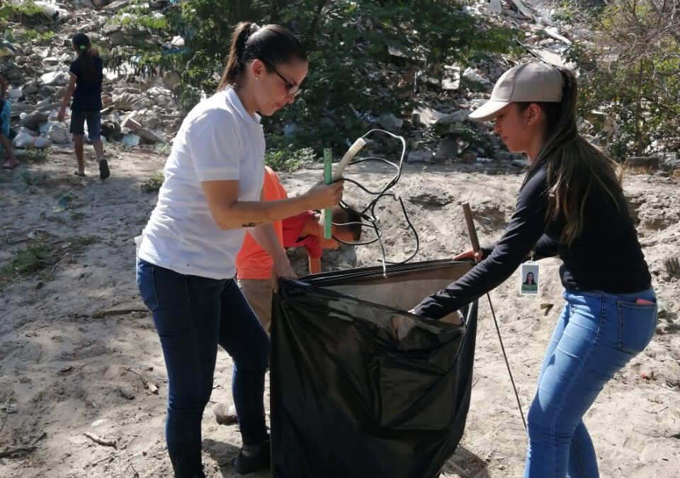 En Los Cardonales, el Dadsa lidera recolección de 2 toneladas de basura que contaminaban el río Manzanares