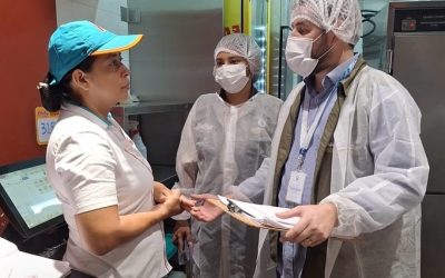 Realizamos una visita de inspección, control y vigilancia en el Centro Comercial Buenavista para supervisar el uso de plásticos de un solo uso.